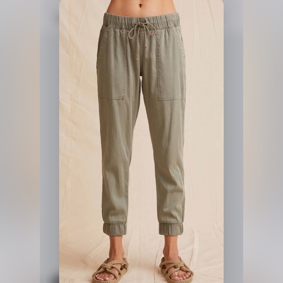 Bella Dahl Animal Print Joggers - Picture 7 of 9